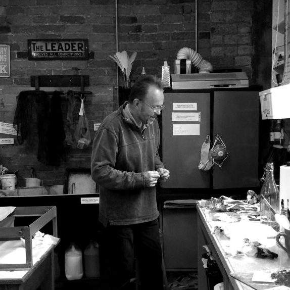 Gil-Paris-in-the-studio-1020x574
